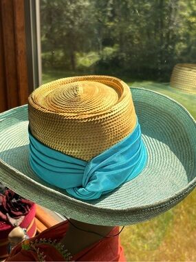Stunning Vintage Whittall & Shon Gold Sequin w/Turquoise Blue Straw Hat